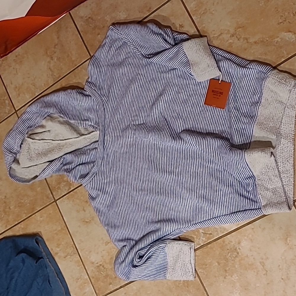 Sweatshirt